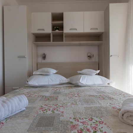 Apartments Senka Makarska Bagian luar foto