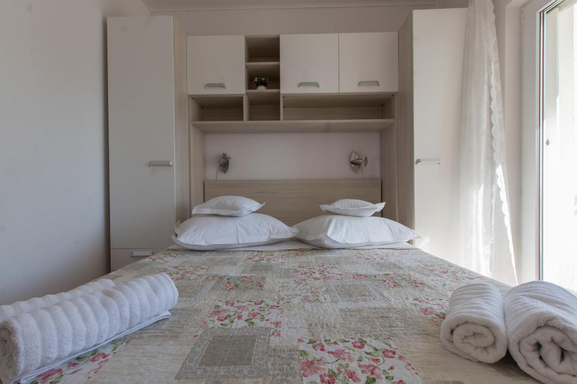 Apartments Senka Makarska Bagian luar foto