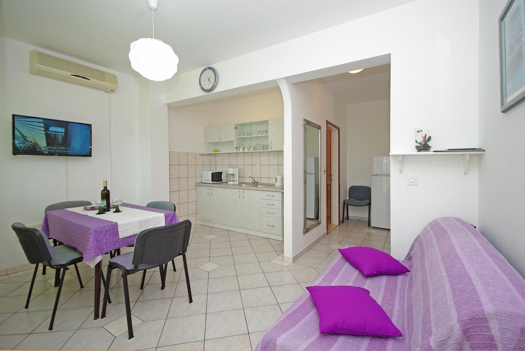 Apartments Senka Makarska Bagian luar foto